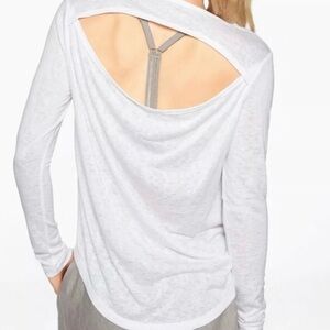 Athleta Long Sleeve Top White Breezy Back Cut Out Shirt Size XS EUC